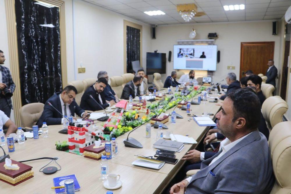 العراق يبحث تداعيات إغلاق هرمز على الملاحة والإمدادات
